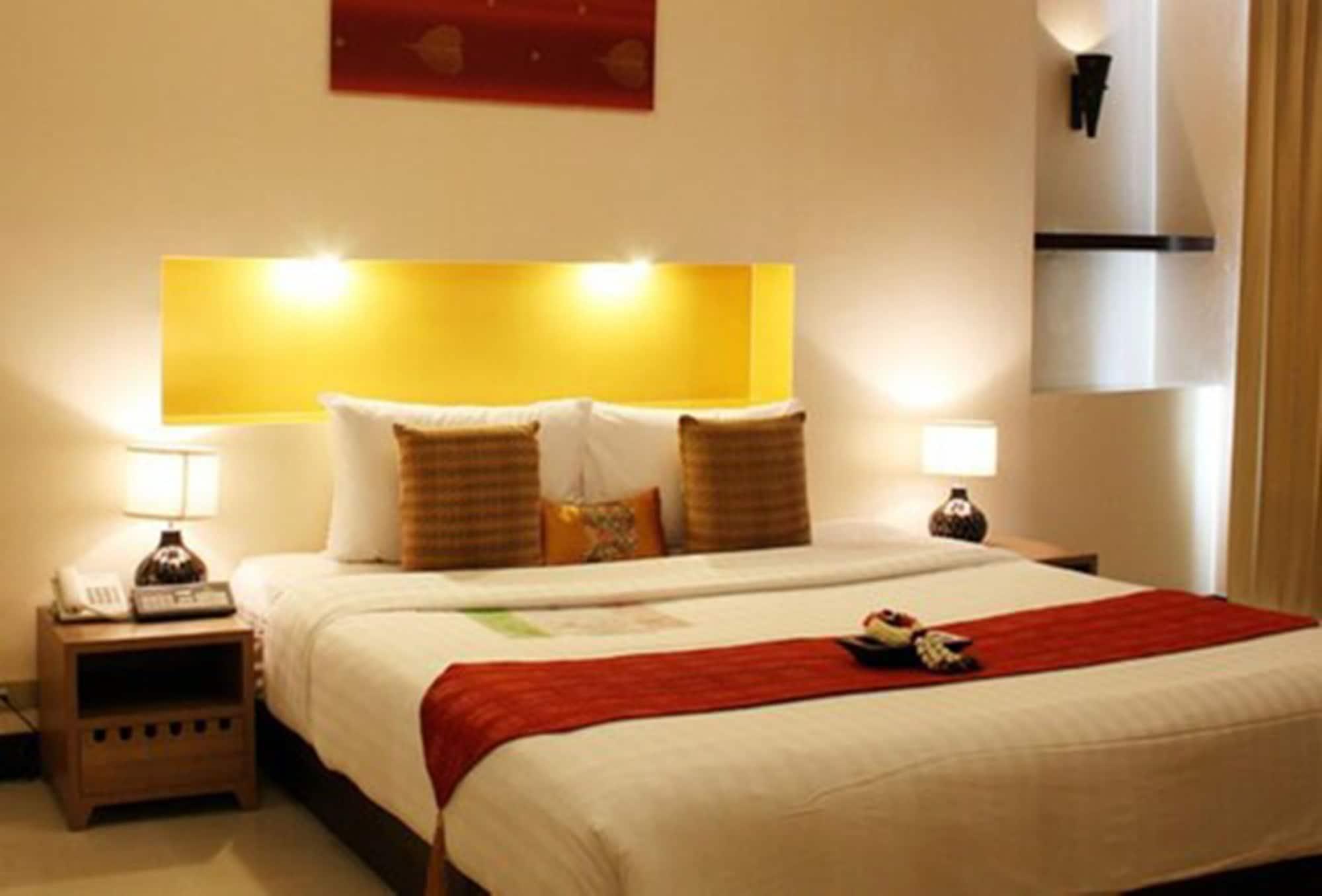 Maninarakorn Hotel Чиангмай Екстериор снимка