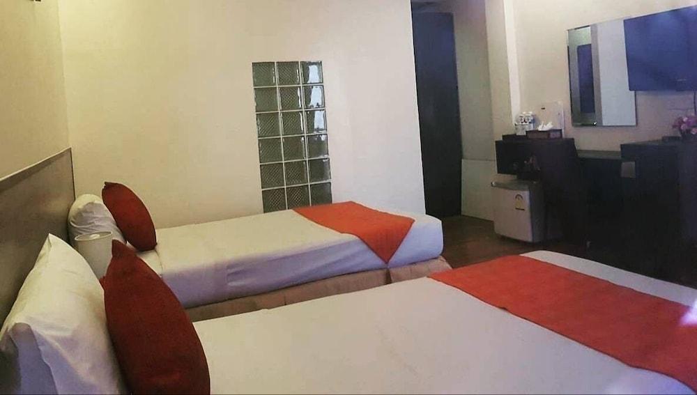 Maninarakorn Hotel Чиангмай Екстериор снимка