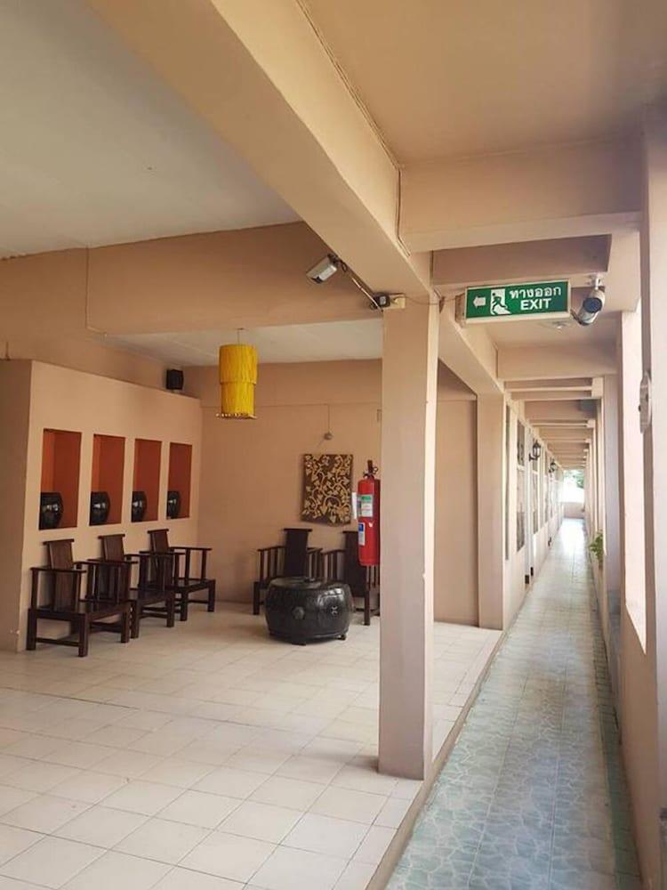 Maninarakorn Hotel Чиангмай Екстериор снимка