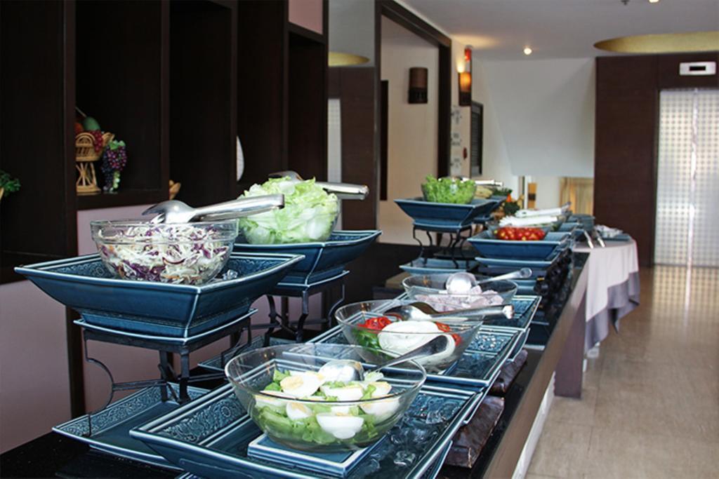 Maninarakorn Hotel Чиангмай Екстериор снимка
