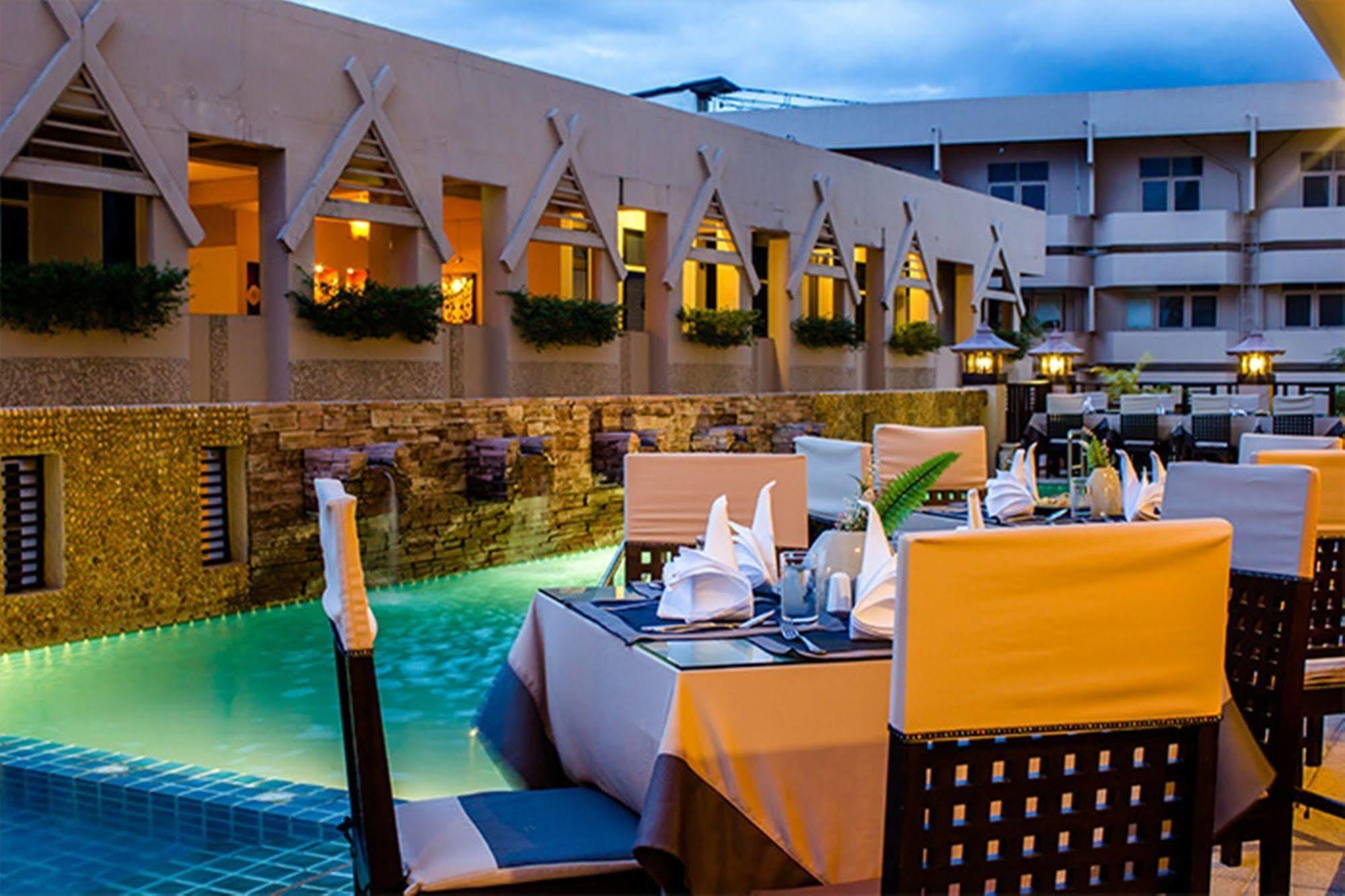 Maninarakorn Hotel Чиангмай Екстериор снимка