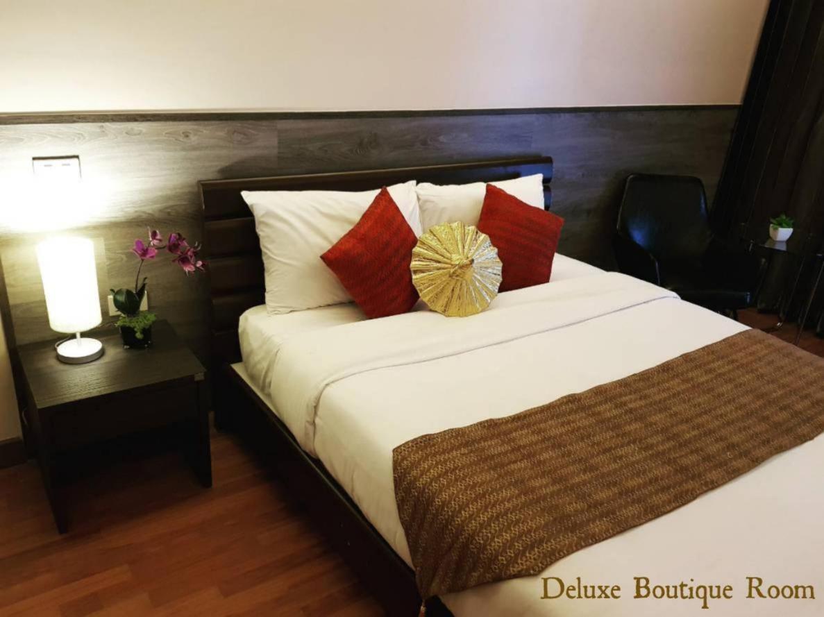 Maninarakorn Hotel Чиангмай Екстериор снимка